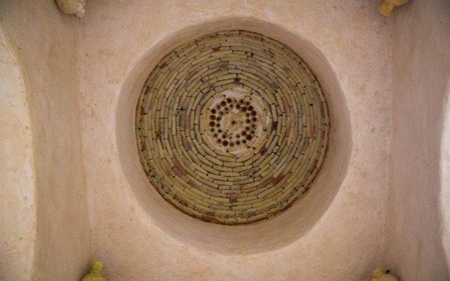Coupole de hammam en pierre, percée de jours en étoile